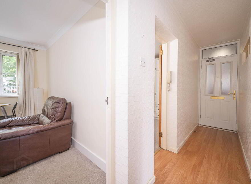 Apt 11, 206 Lisburn Road, Belfast, BT9 6GD