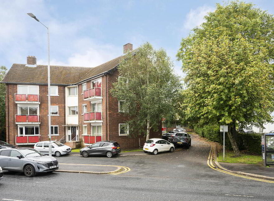 Apt 11, 206 Lisburn Road, Belfast, BT9 6GD