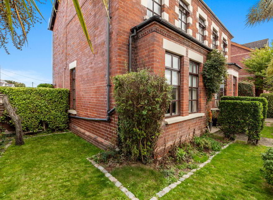 11 Kinnegar Avenue, Holywood, BT18 9JR
