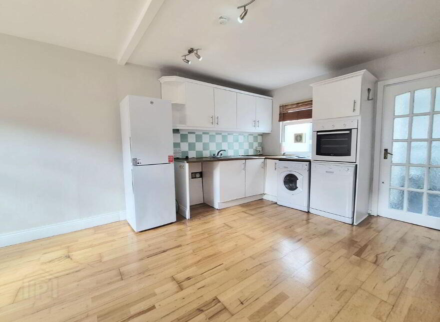 47 Hibernian Buildings, Albert Road, Ballintemple, T12KX8W