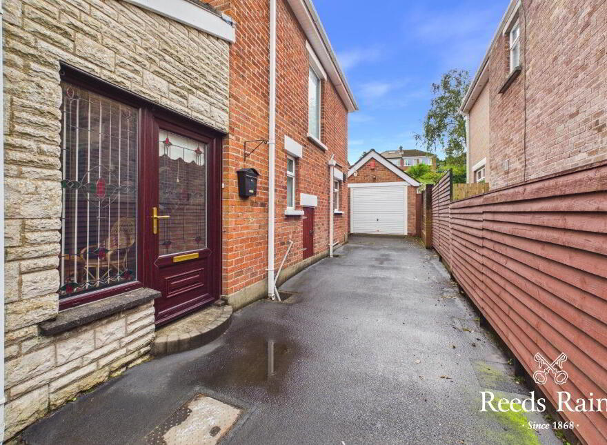 10 Loughview Drive, Belfast, BT6 0NU