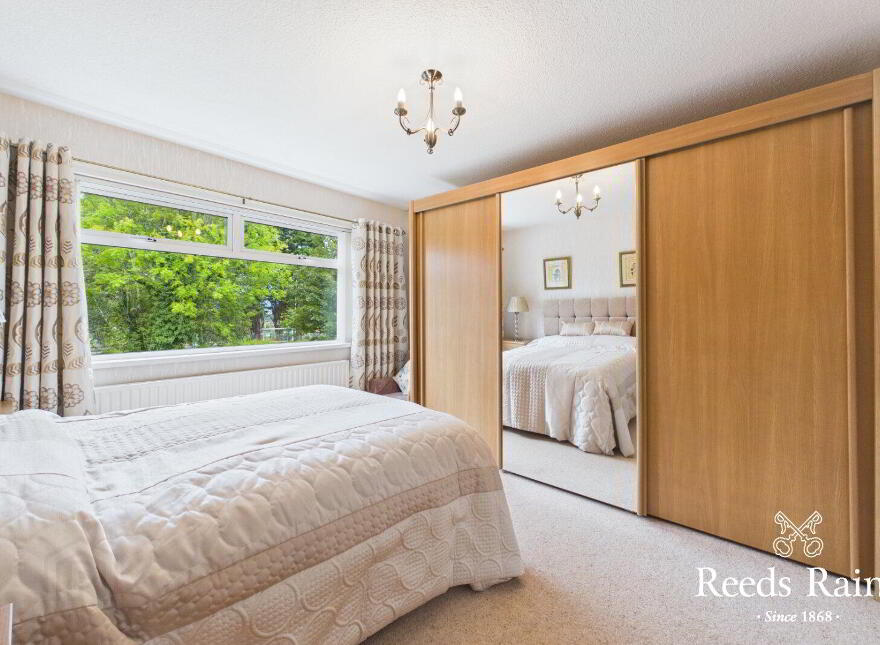10 Loughview Drive, Belfast, BT6 0NU