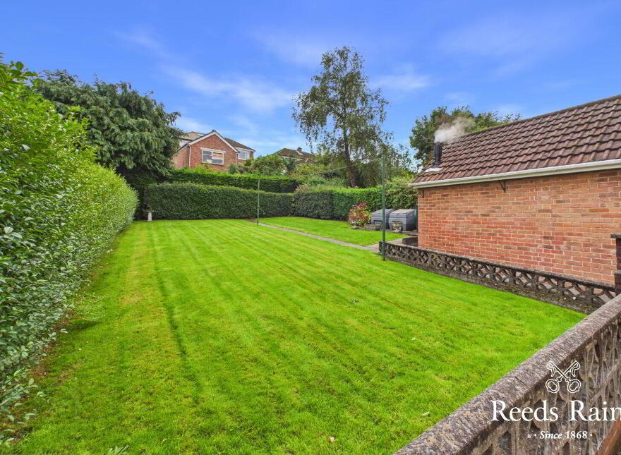 10 Loughview Drive, Belfast, BT6 0NU
