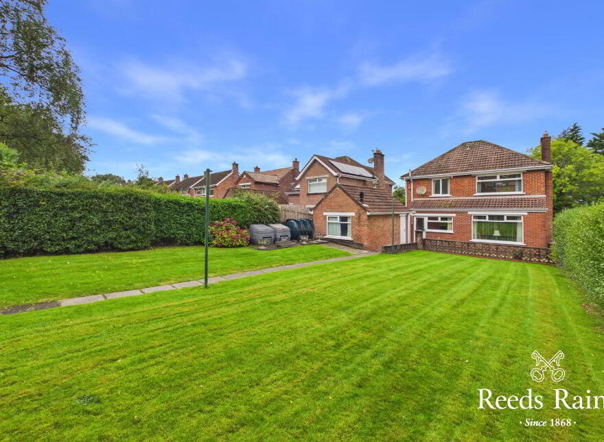 10 Loughview Drive, Belfast, BT6 0NU