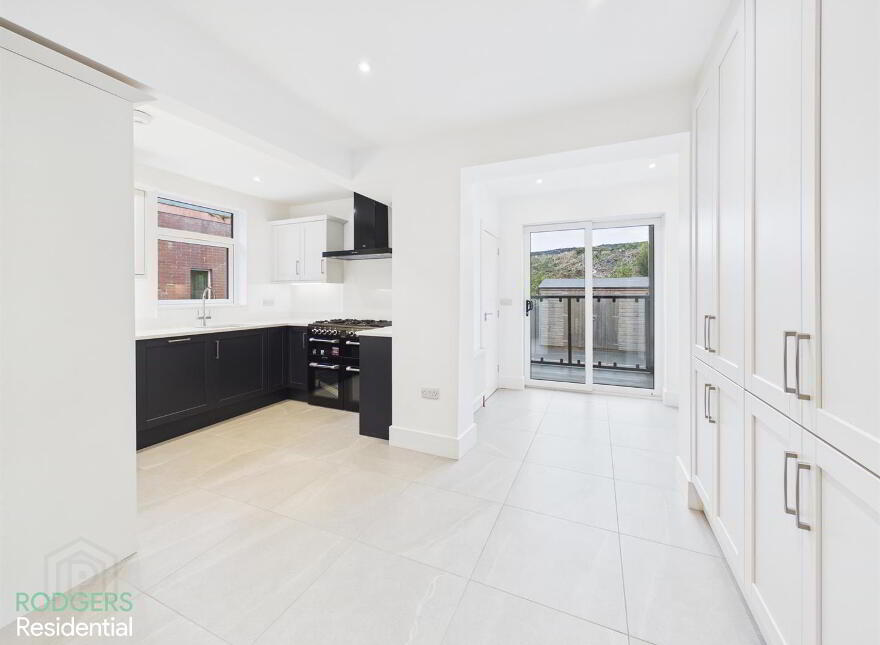 3 Marine Parade, Holywood, BT18 9HY