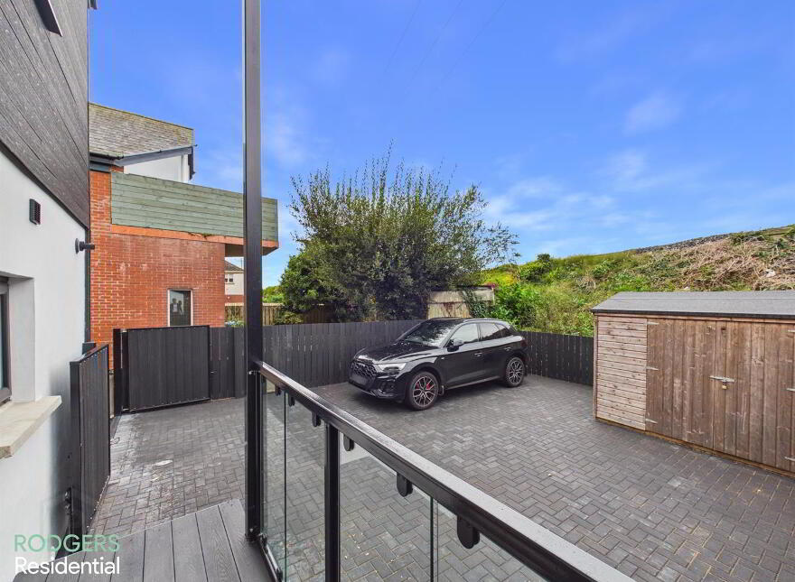 3 Marine Parade, Holywood, BT18 9HY