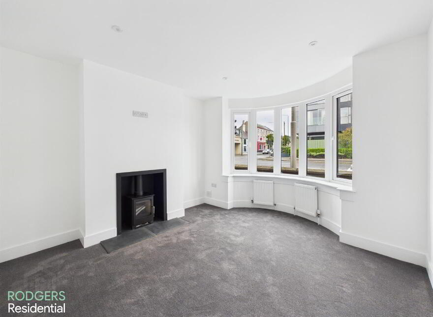 3 Marine Parade, Holywood, BT18 9HY
