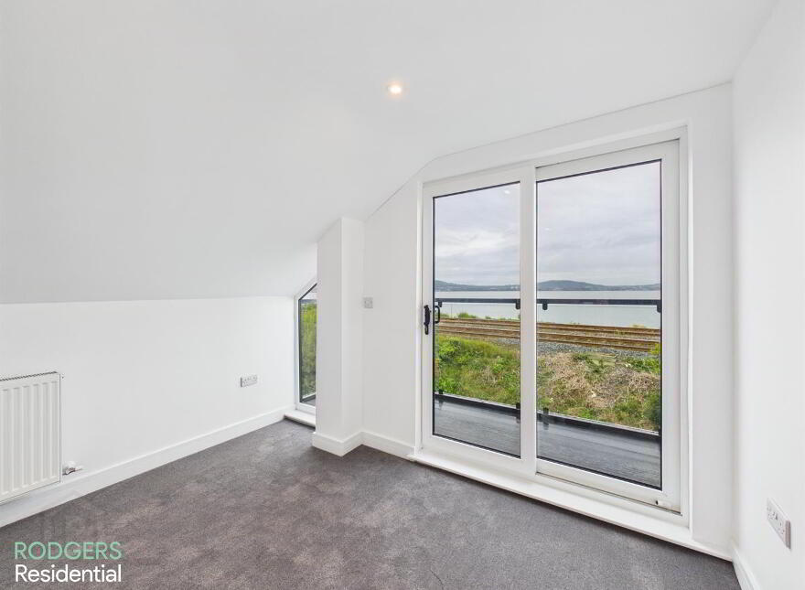 3 Marine Parade, Holywood, BT18 9HY