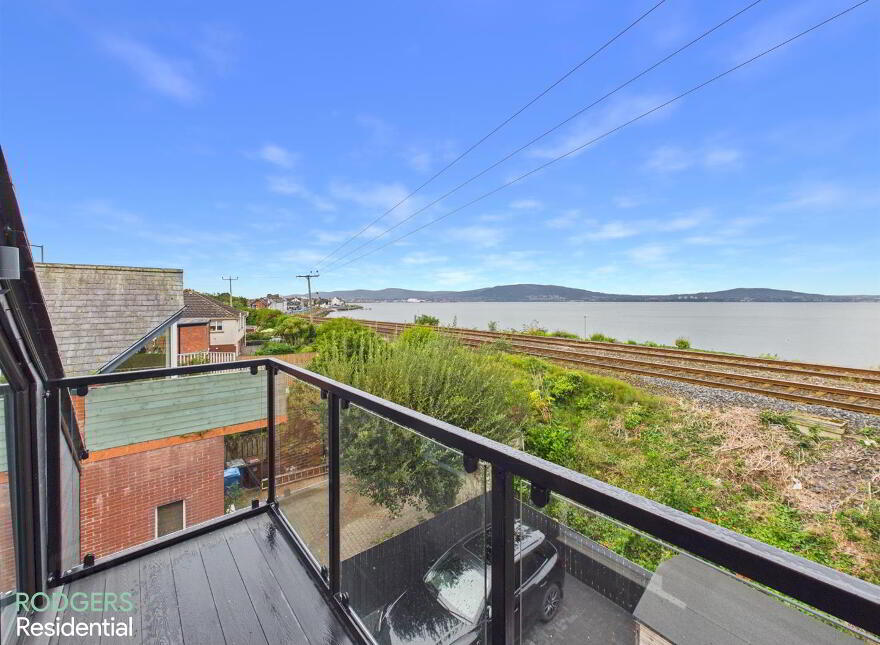 3 Marine Parade, Holywood, BT18 9HY