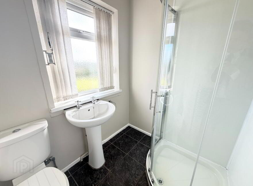 61 Chichester Park Central, Ballymena, BT42 4BE