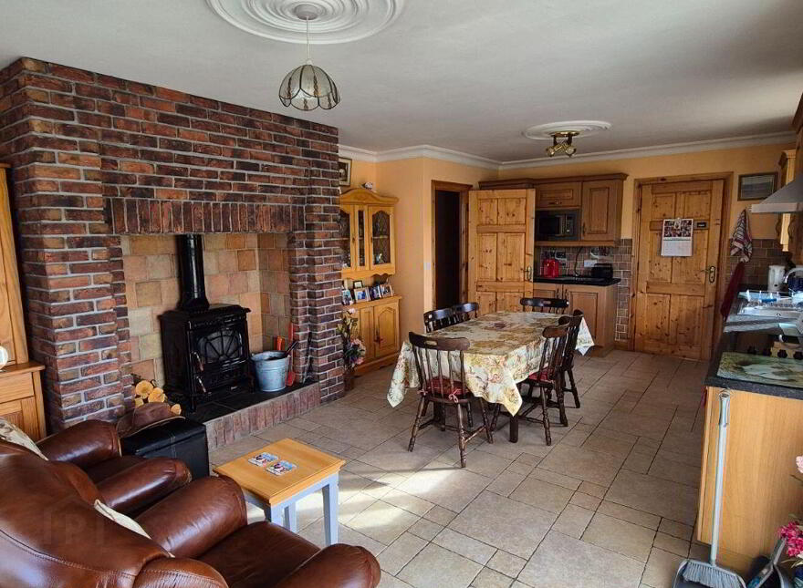 Ardfarna, Bundoran, F94FV06