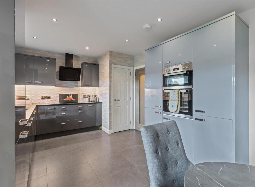 48 Old Mill Grove, Dundonald, Belfast, BT16 1WB