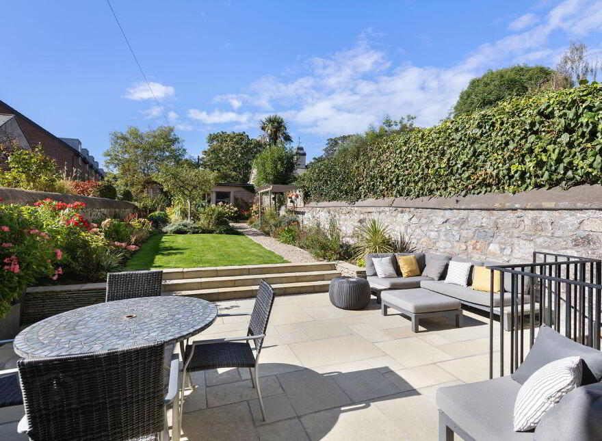 Fortrose, 23 Royal Terrace West, Dún Laoghaire, Dun Laoghaire, A96Y6P3