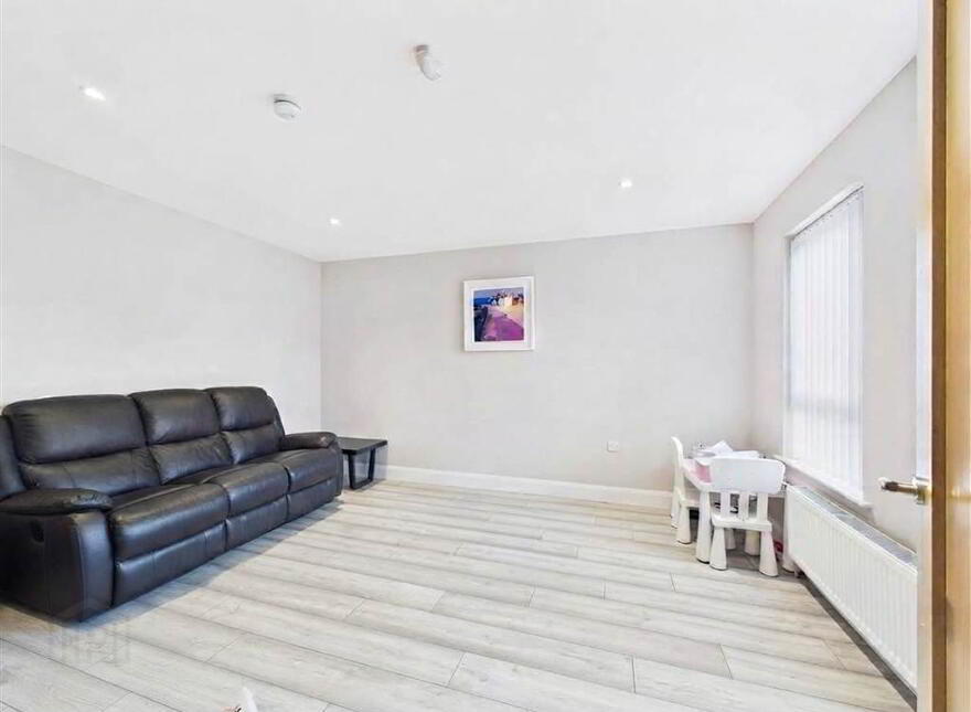 8 Dargan Close, Newry, BT35 8BJ