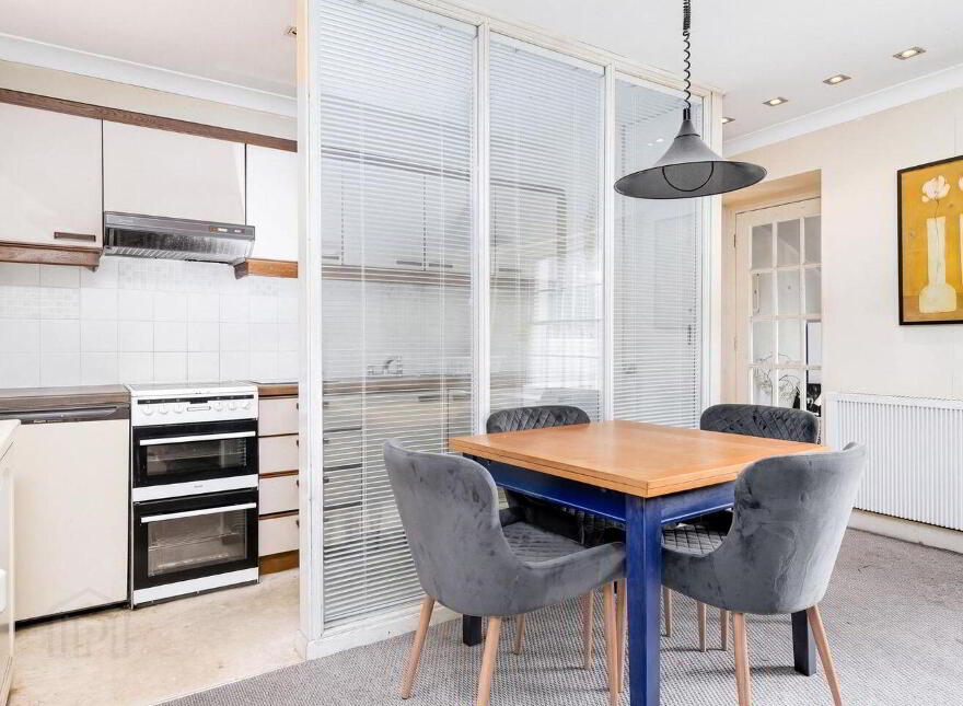 Apartment A, 19 Warrington Place, Dublin 2, D02K278