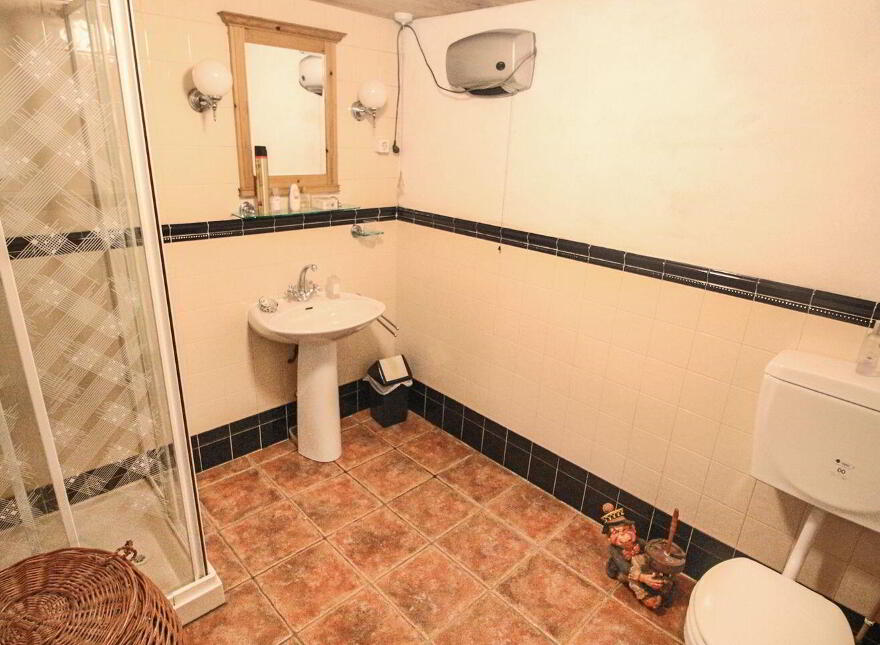 Fionn Maccumhaill Cottage, Keshcarrigan, Keshcarrigan, N41A563