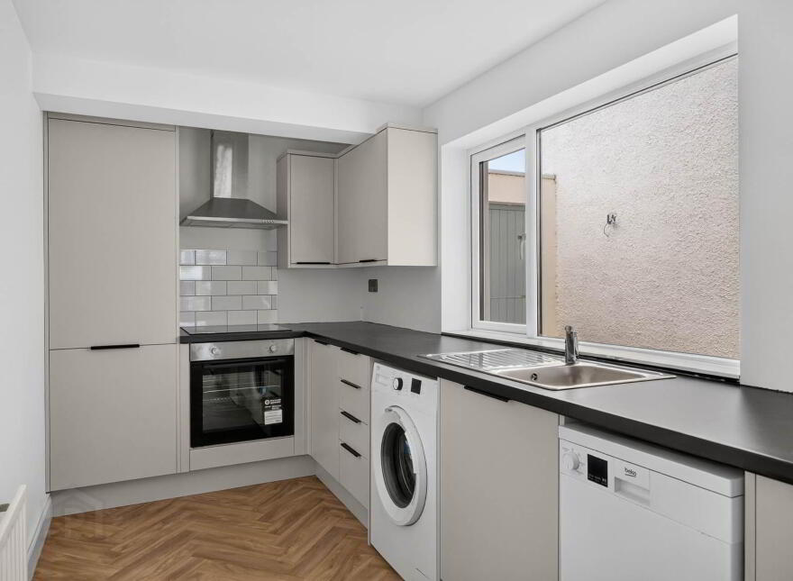 6 Benson Street, Lisburn, BT28 2BG