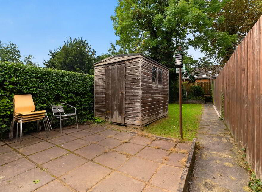 6 Benson Street, Lisburn, BT28 2BG