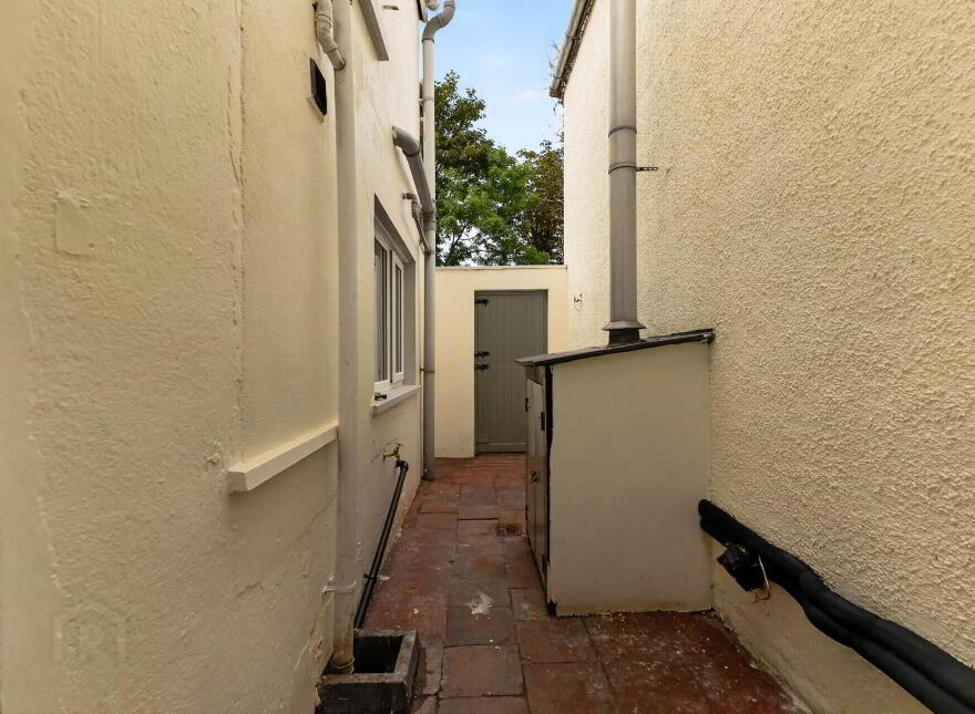 6 Benson Street, Lisburn, BT28 2BG