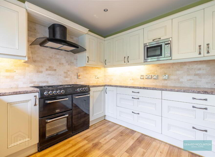 11 Saintsbury Avenue, Lisburn, BT27 5QQ