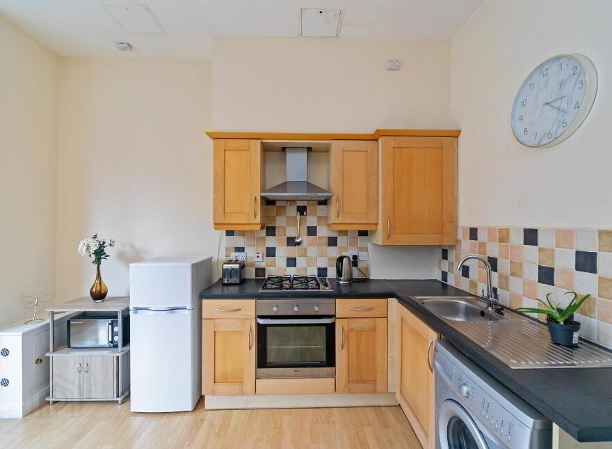 Apt 1, 97 Eglantine Avenue, Belfast, BT9 6EX