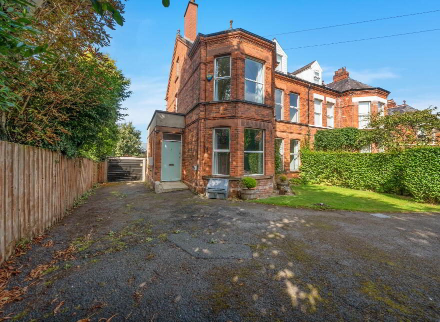 7 Eileen Gardens, Windsor Park, Belfast, BT9 6FW