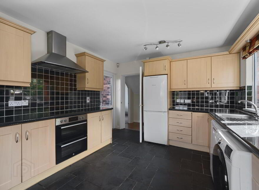 7 Eileen Gardens, Windsor Park, Belfast, BT9 6FW