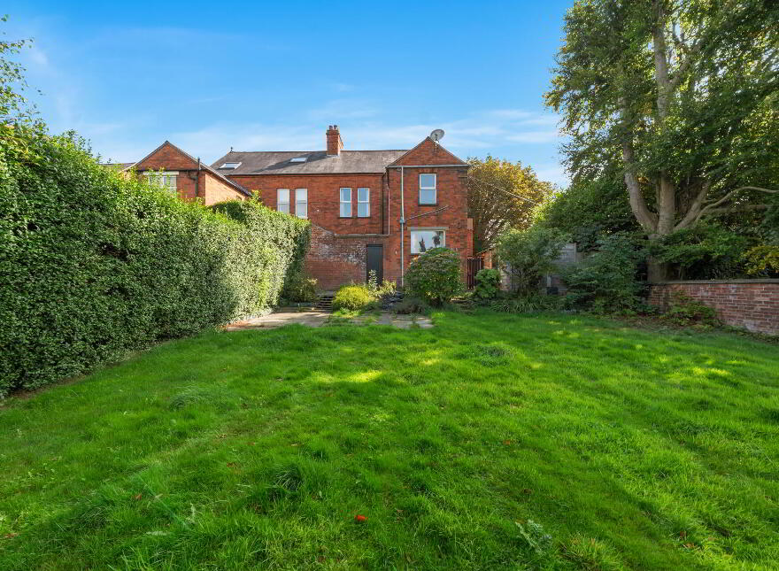 7 Eileen Gardens, Windsor Park, Belfast, BT9 6FW