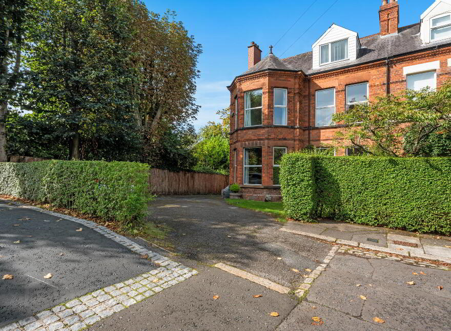 7 Eileen Gardens, Windsor Park, Belfast, BT9 6FW