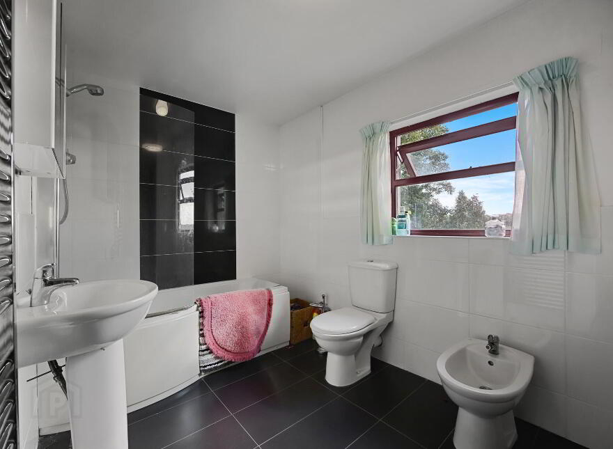 96 Old Ballynahinch Road, Lisburn, BT27 6TH