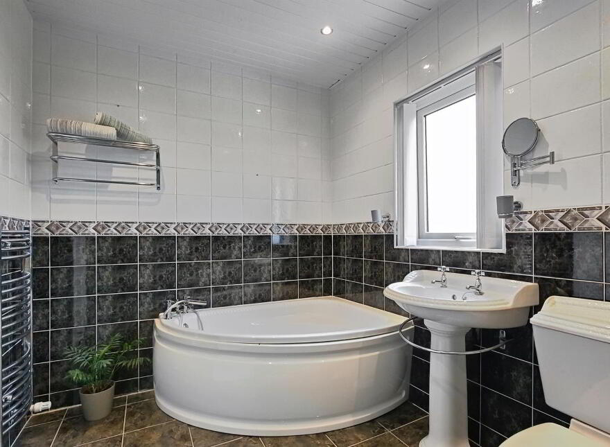 8 Bessfield Avenue, Carrickfergus, BT38 7BZ