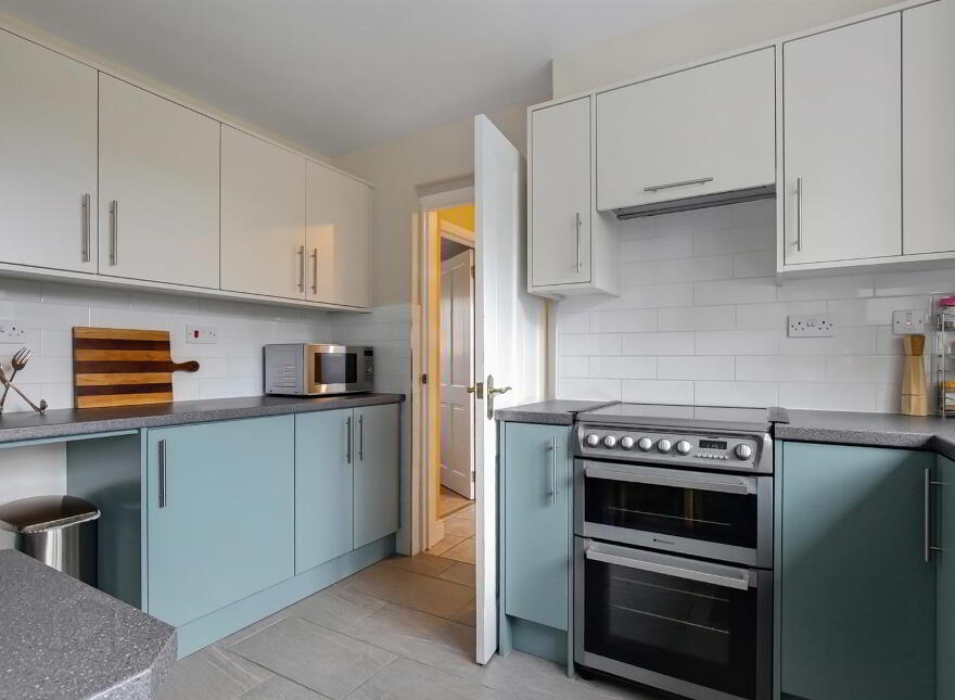 8 Bessfield Avenue, Carrickfergus, BT38 7BZ