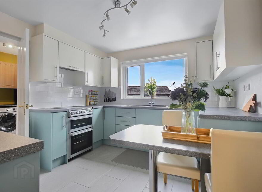 8 Bessfield Avenue, Carrickfergus, BT38 7BZ