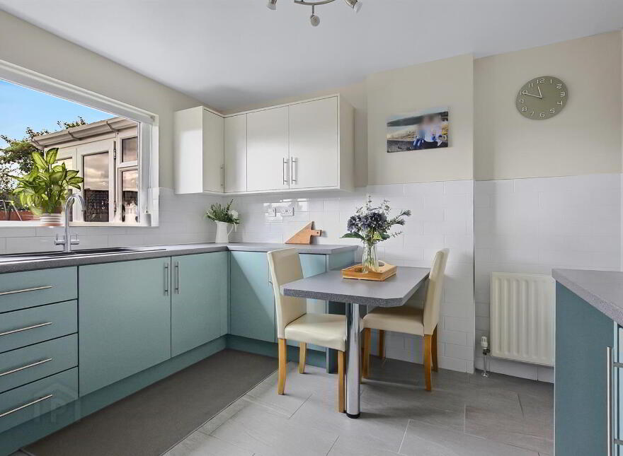 8 Bessfield Avenue, Carrickfergus, BT38 7BZ
