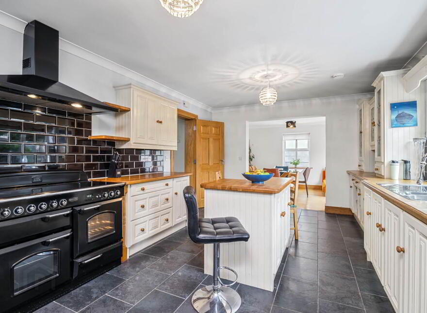 4 Cui Daibhi, Athenry, H65NF74