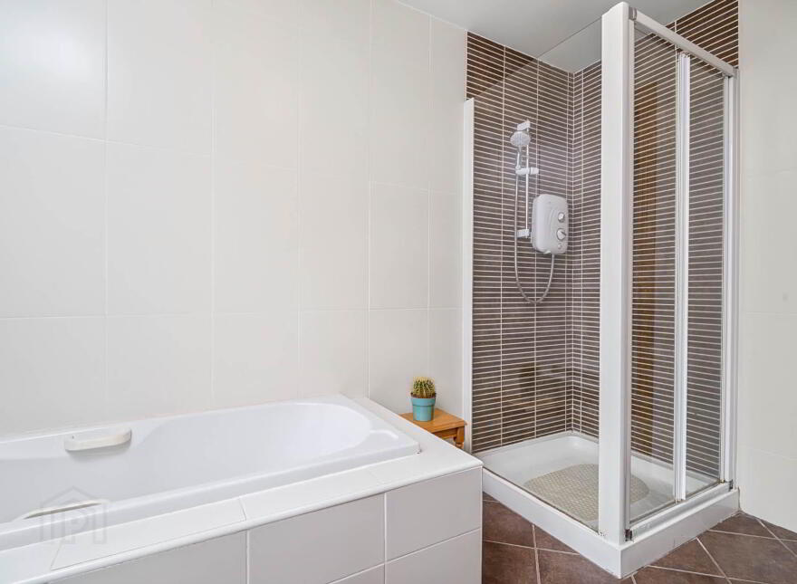 4 Cui Daibhi, Athenry, H65NF74