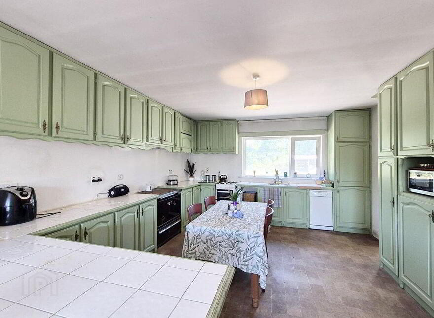 Ballinacarriga, Dunmanway, P47W242