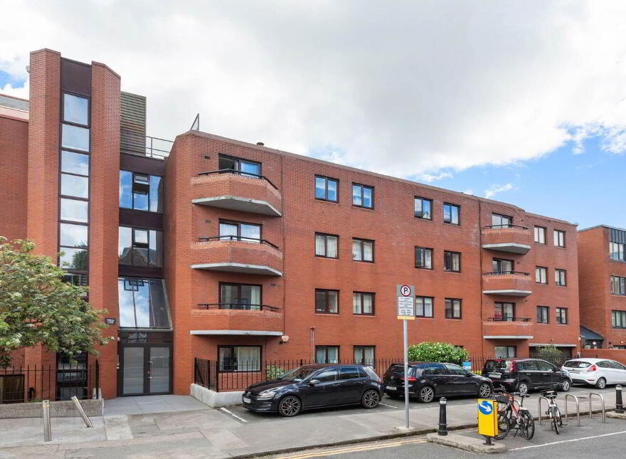 12 Huband Court Percy Place, Dublin 4, D04WD23 photo