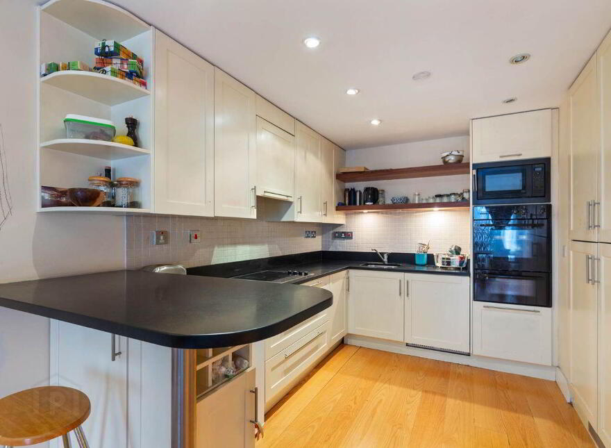 12 Huband Court Percy Place, Dublin 4, D04WD23