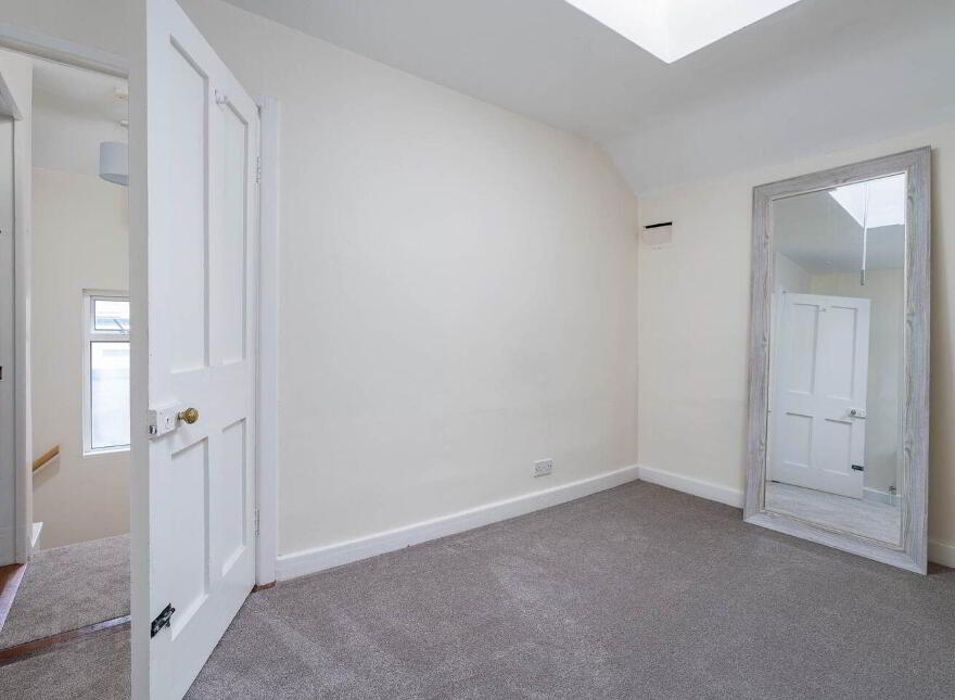 100 Mulvey Park, Dundrum, Dundrum, D14HX26