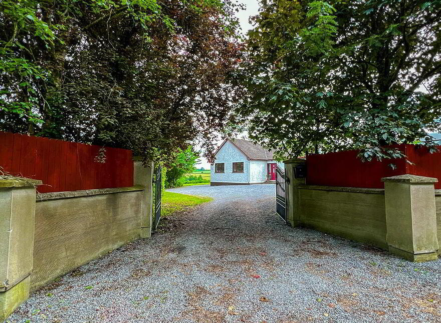 Kilgreaney Stables, Kilgreaney, Bagenalstown, R21W668