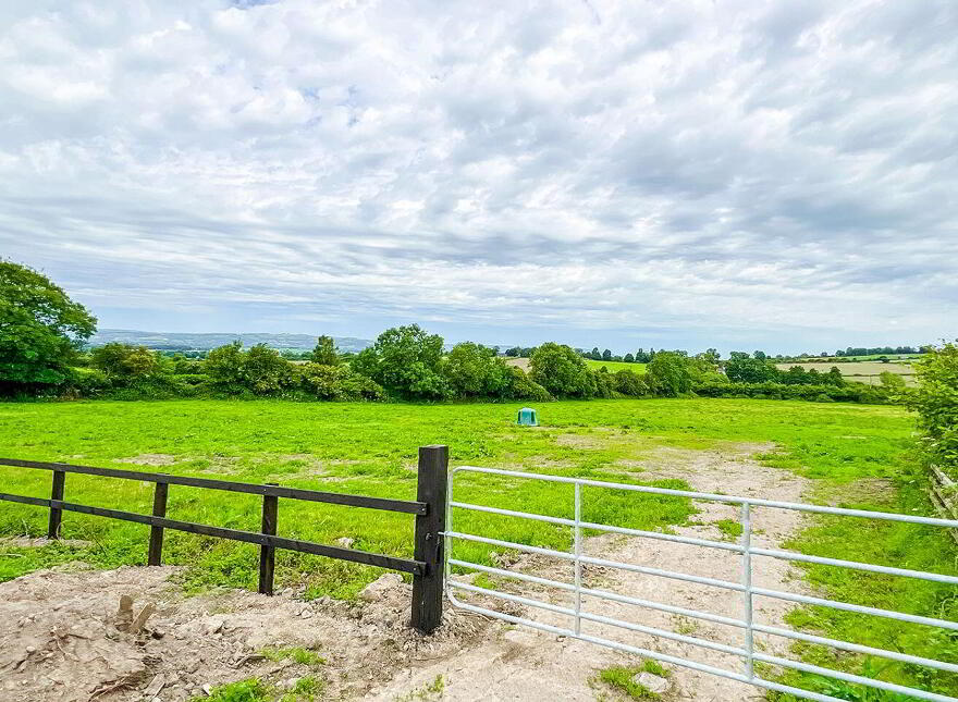 Kilgreaney Stables, Kilgreaney, Bagenalstown, R21W668