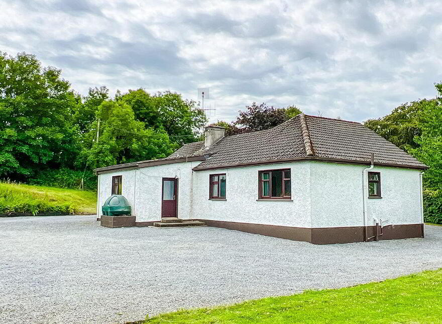 Kilgreaney Stables, Kilgreaney, Bagenalstown, R21W668