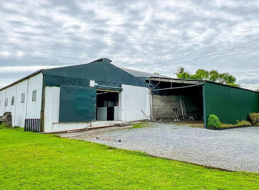 Kilgreaney Stables, Kilgreaney, Bagenalstown, R21W668