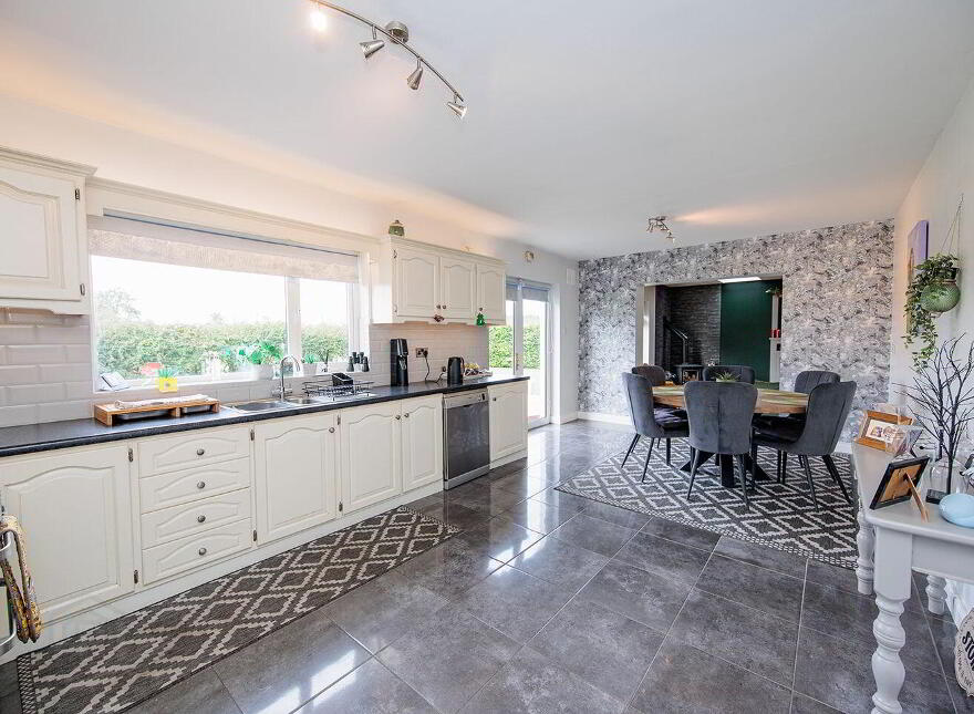 Tower Road, Jenkinstown, Kilkenny Town, R95N963
