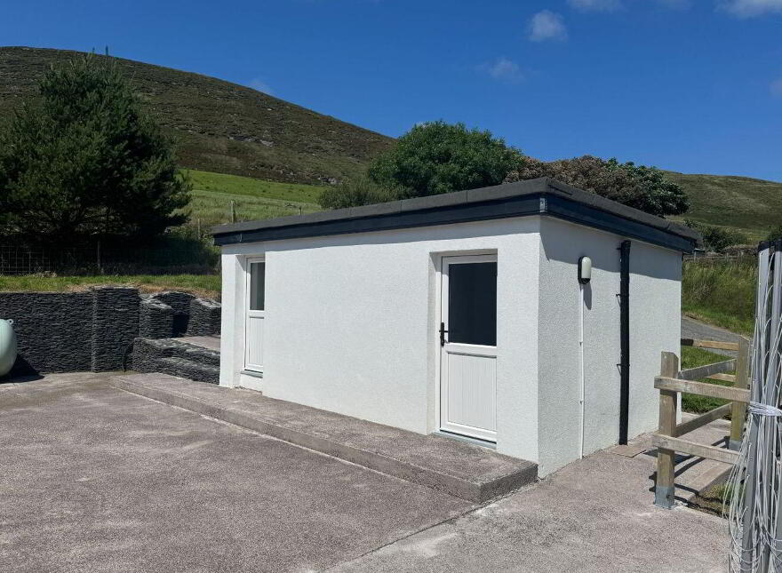 Mountain Escape, Coomastow, Aughatubrid, Cahersiveen, V23NX73