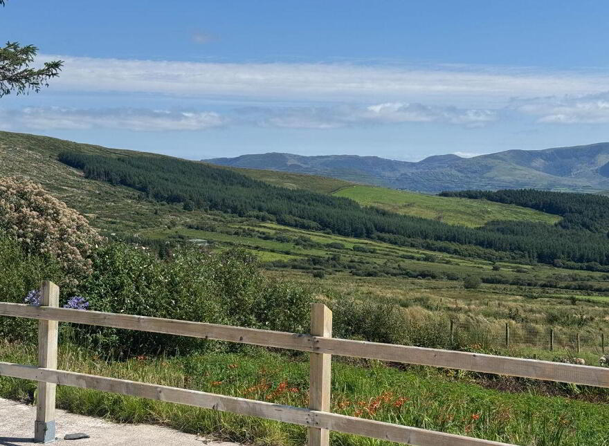Mountain Escape, Coomastow, Aughatubrid, Cahersiveen, V23NX73