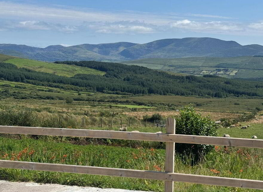 Mountain Escape, Coomastow, Aughatubrid, Cahersiveen, V23NX73