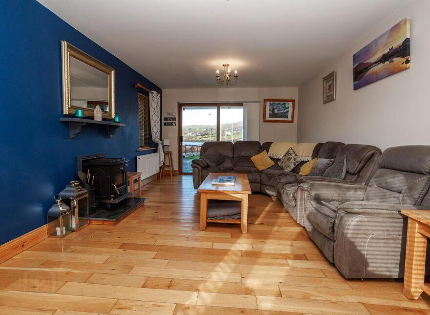 2 Marina Walk, Cahersiveen, V23VN36