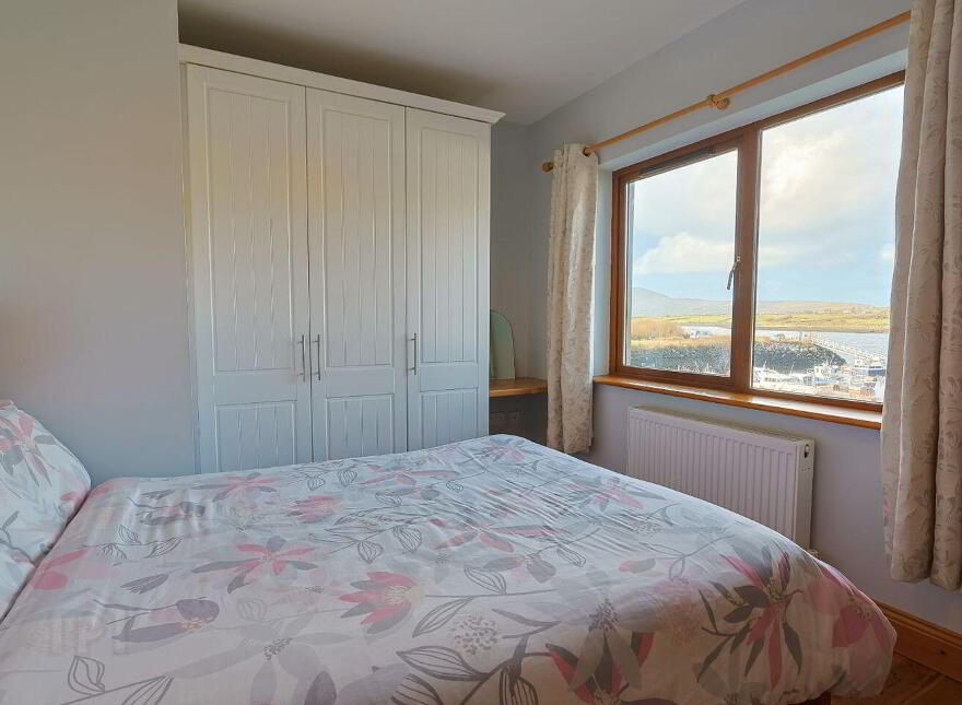 2 Marina Walk, Cahersiveen, V23VN36